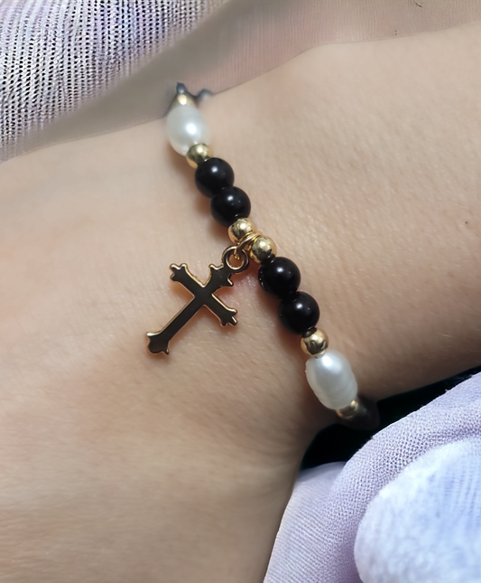 Cross bead stretch bracelet