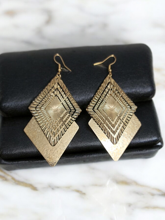 Gold tone light weight statement dangle earrings