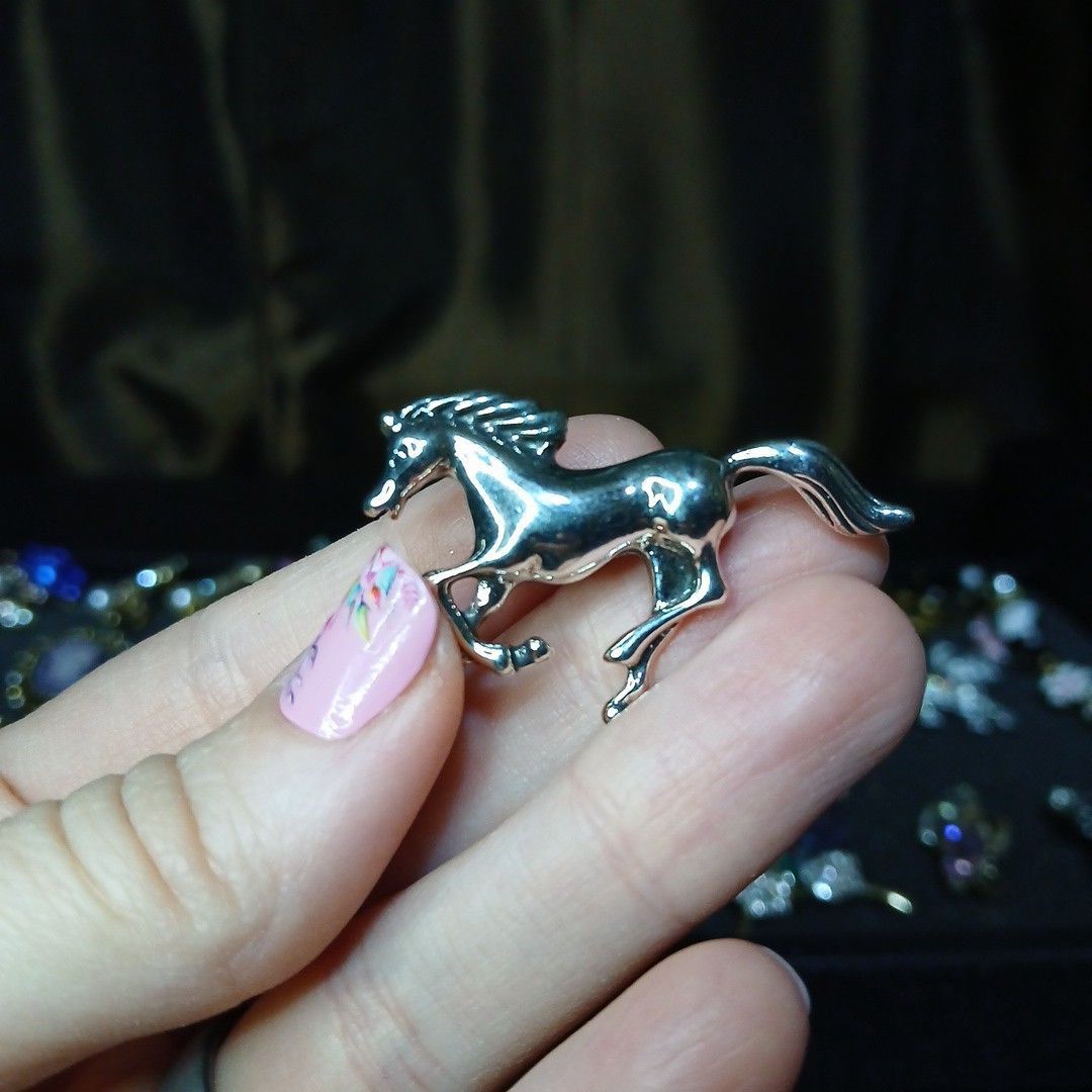 Silver Tone Horse Brooch