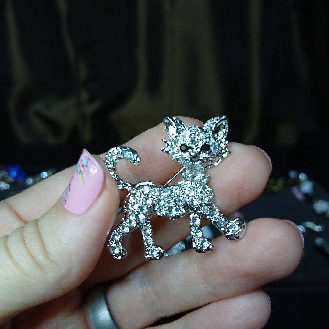 Silver Tone Cat Rhinestone Brooch