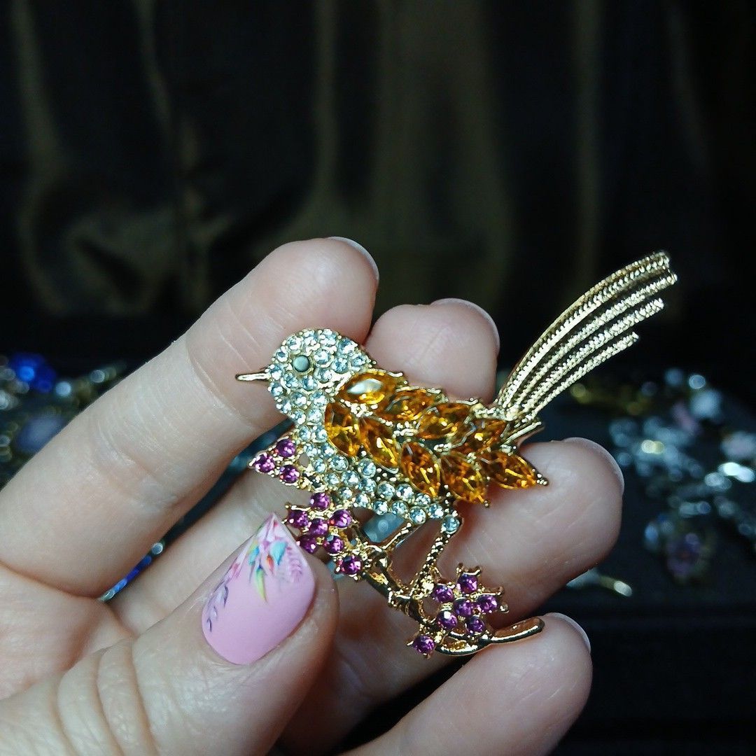 Gold Tone Rhinestone Bird Brooch