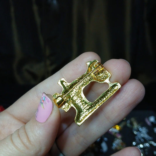 Gold Tone Sewing Machine Brooch