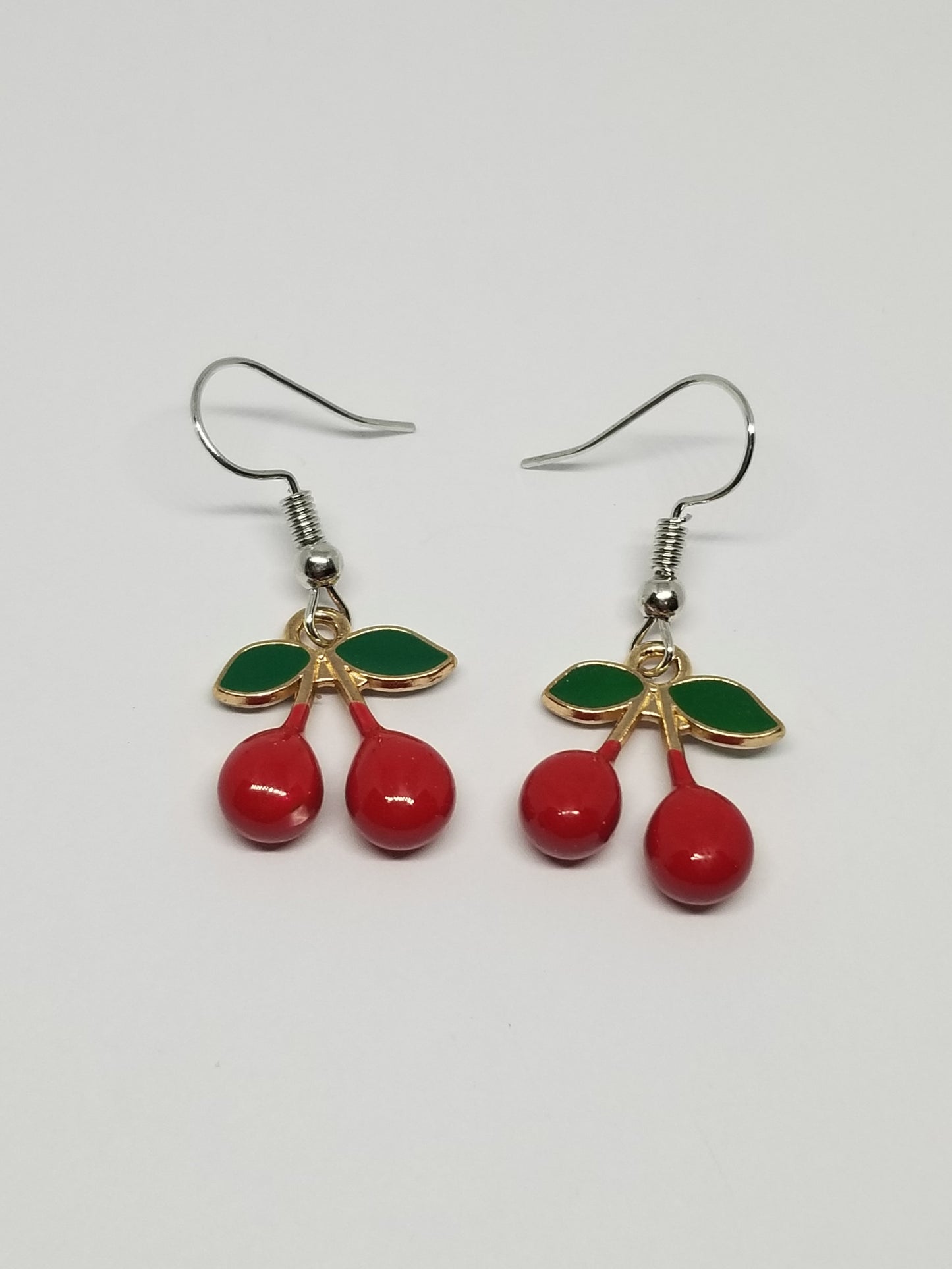 Red cherry dangle earrings cherries