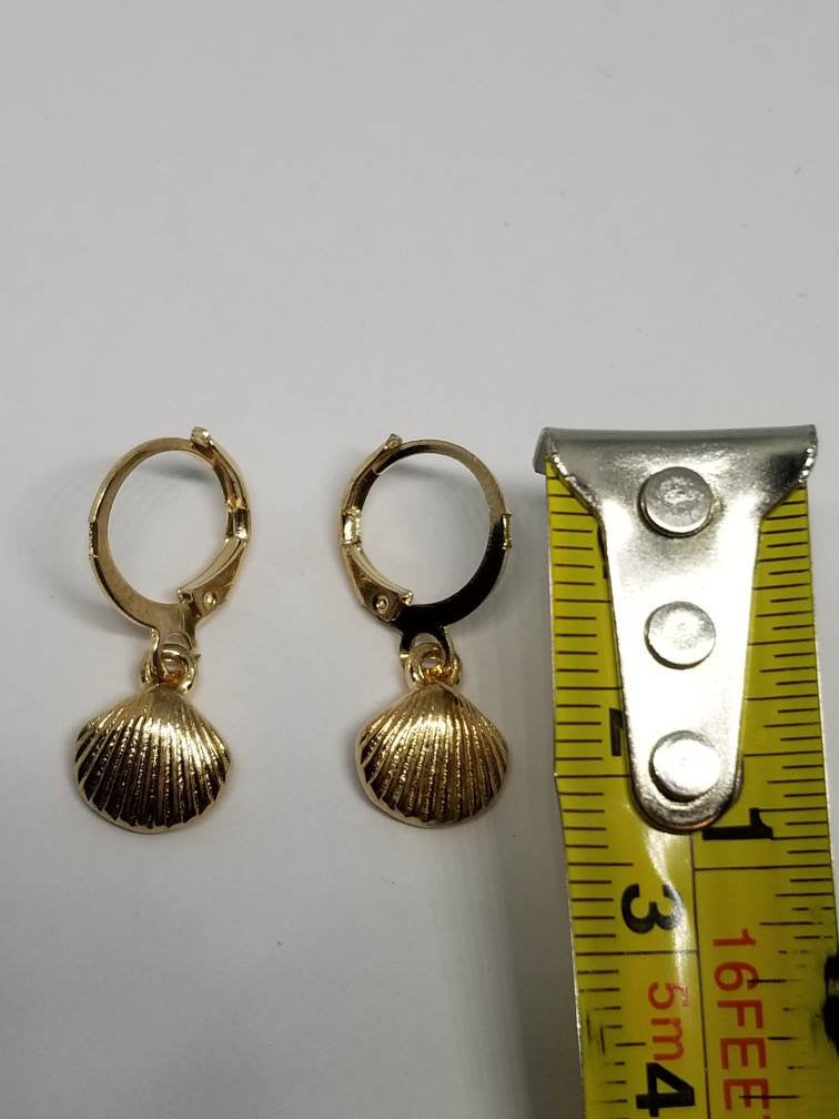 Gold dangle seashell earrings