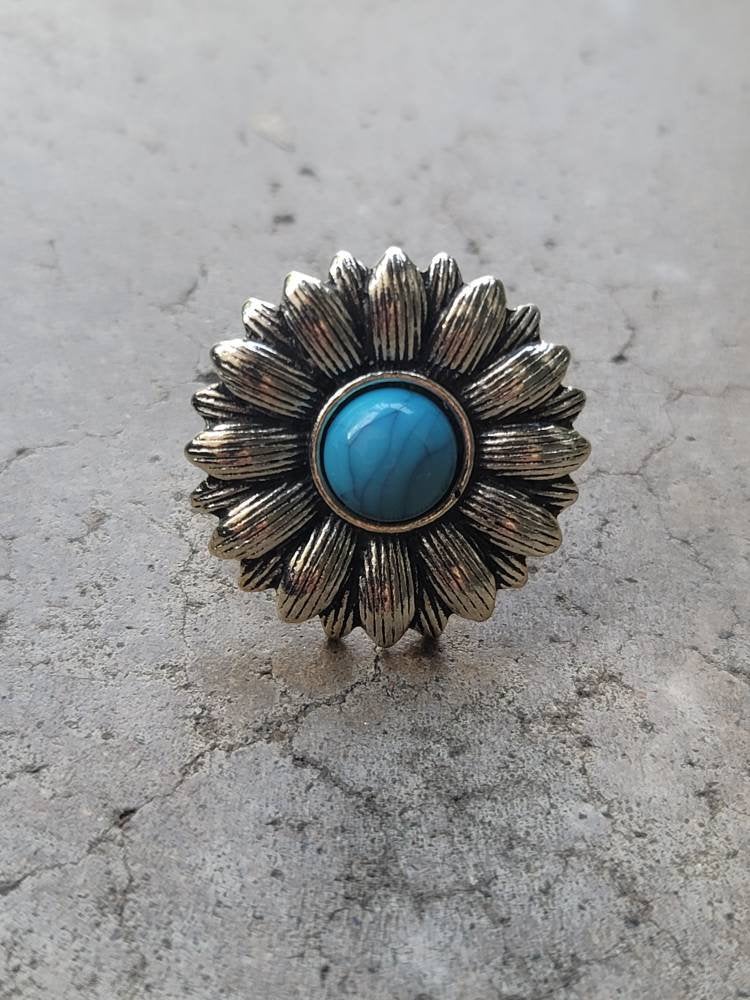 Silver flower turquoise ring size 7 1/2