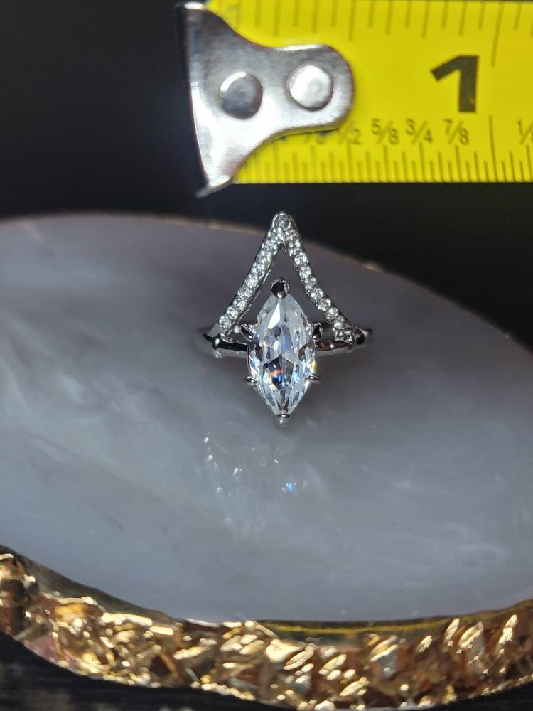 Silver Zircon ring size 7