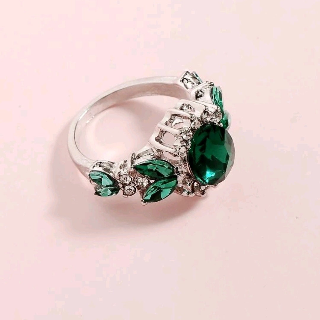 Green emerald and rhinestones silver ring size 7 1/2