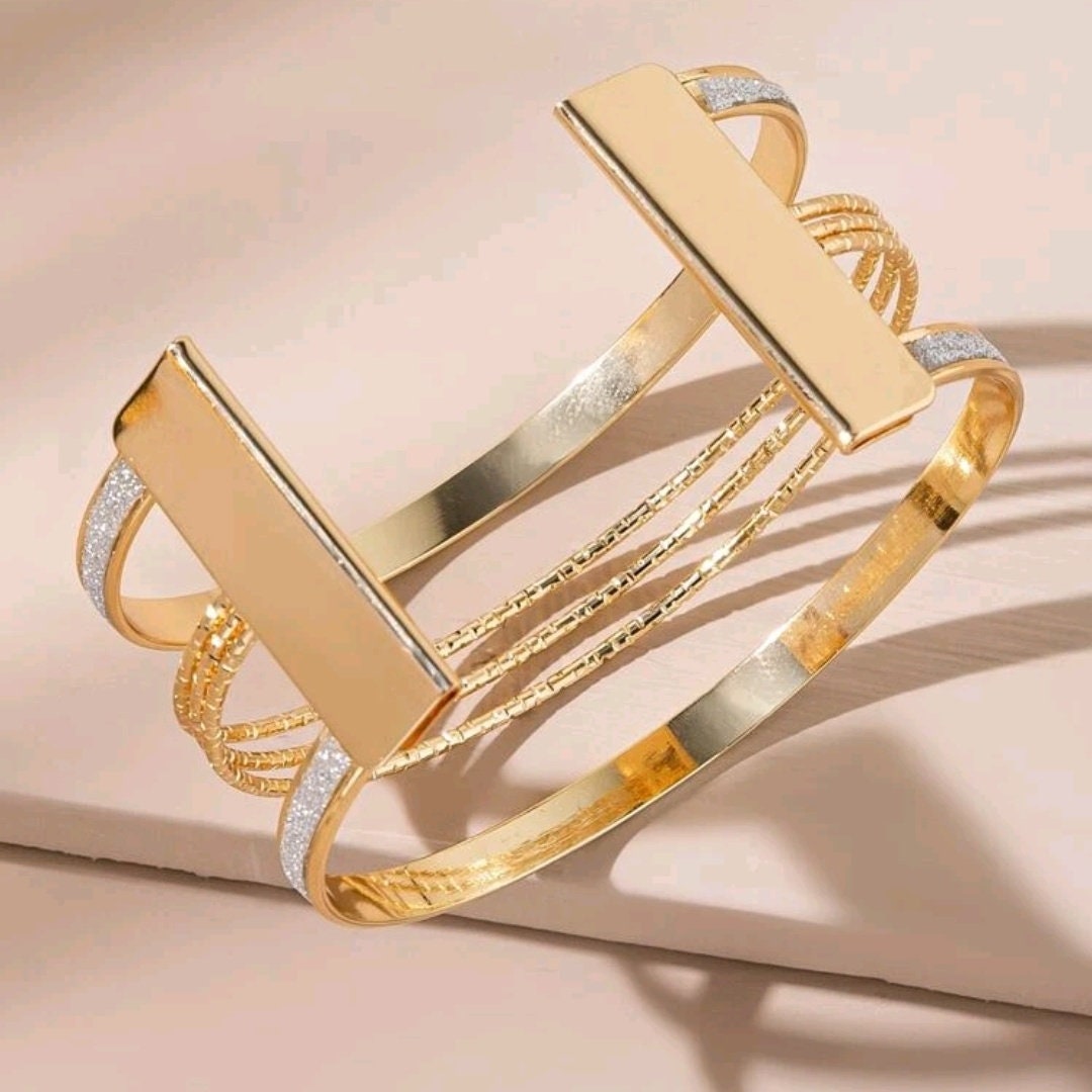 Glitter cuff bracelet gold