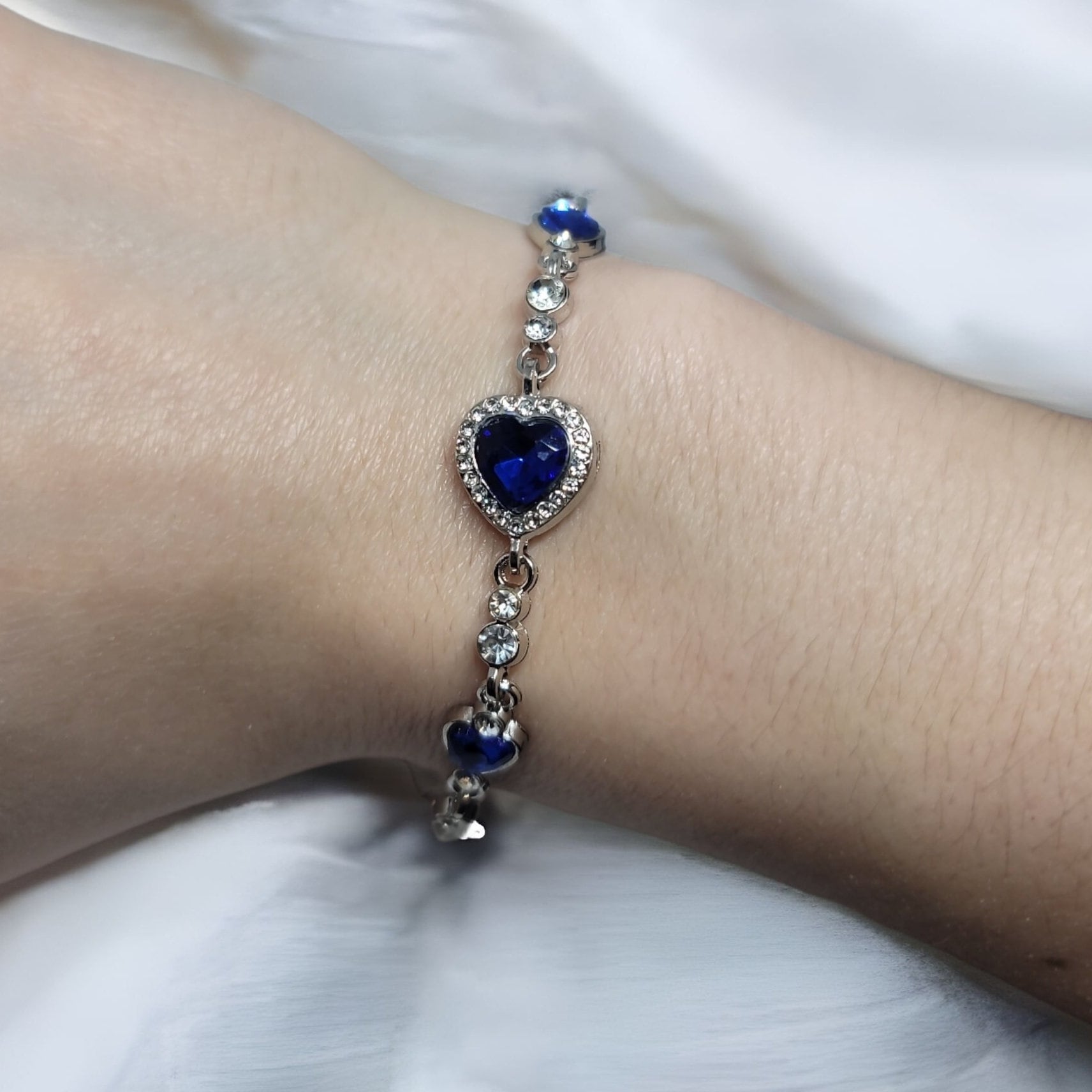 Titanic heart of the ocean inspired blue crystal rhinestone silver bracelet