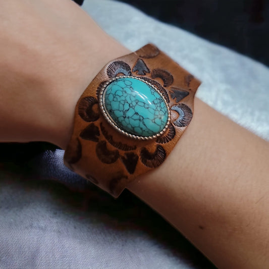 Turquoise color Oval stone PU Leather bracelet